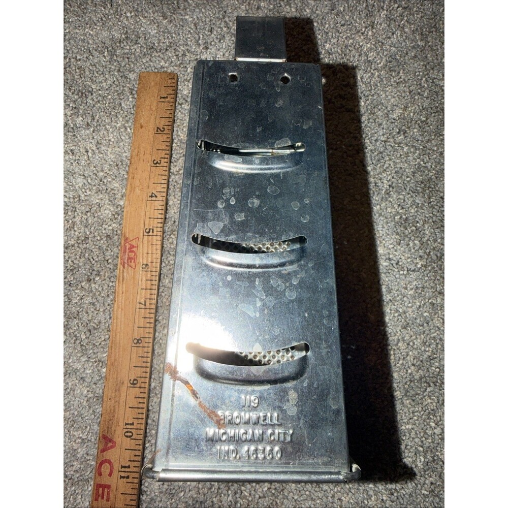 Vtg Bromwell Metal Cheese Grater 4 Sided Rustic Shredder Kitchen Decor #119 - Picture 5 of 10